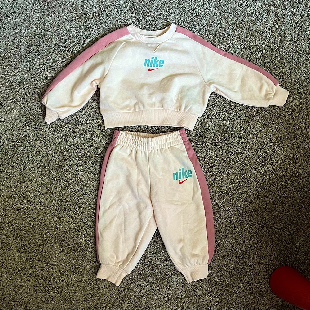 ✨NWOT✨ 2T NIKE SET